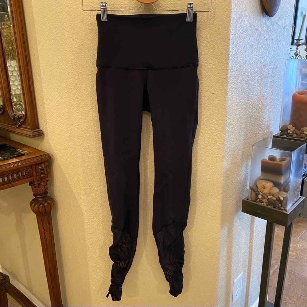 LULULEMON Black Mesh Pants Size 4-Fits Small